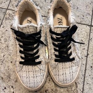 Zara Women's Black and Cream Tweed Sneakers